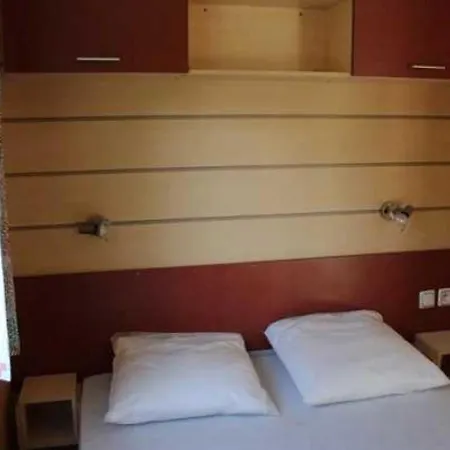 3 Etoiles - Piscine - Eehgee